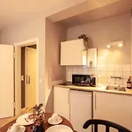 Jm Boutique - Medienhafen Dusseldorf